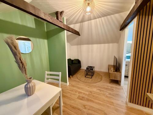 Tinteniac Apartment | La Halte - T2 centre de Tinteniac