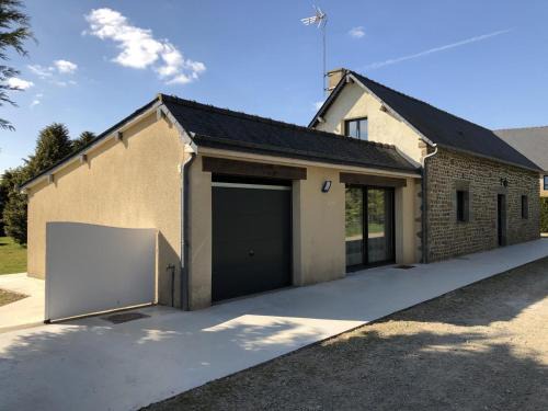 Saint-Hilaire-des-Landes House | La hantelle