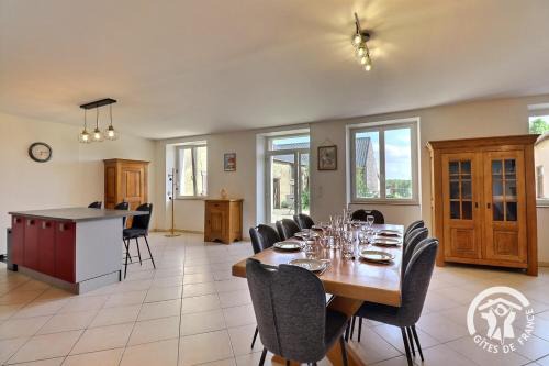 Betton House | La haute hardrouyere