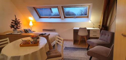 Villers-Carbonnel Apartment | La Hulotte