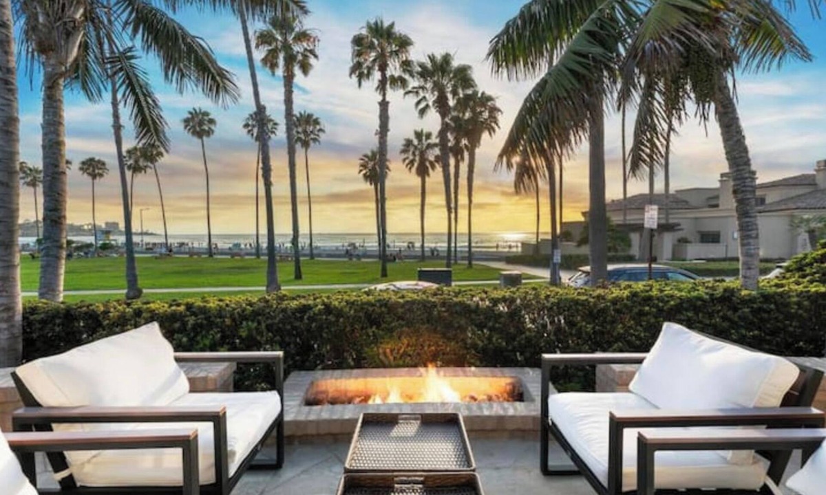 La Jolla Shores House | La Jolla Shores Beachfront Bliss with AC