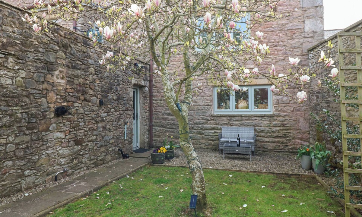 Soulby House | La'l Skaithe