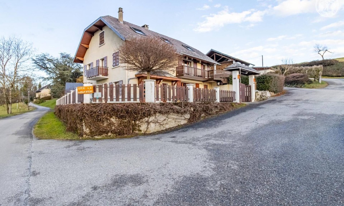 Saint-Girod House | LA LANSADIERE - SAINT GIROD