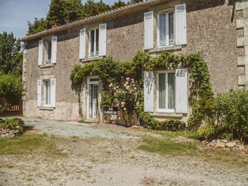 La Caillere-Saint-Hilaire Bed & Breakfast | LA LAUJÈRE Chambres d'hôtes ROMANCE