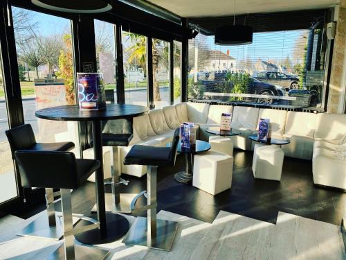 Issoudun Hotel | La Locomotive