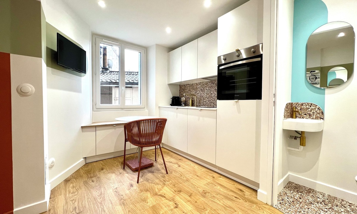 Quartier Chorier-Berriat Apartment | La Loge Parisienne/300m from station/Air-conditioned