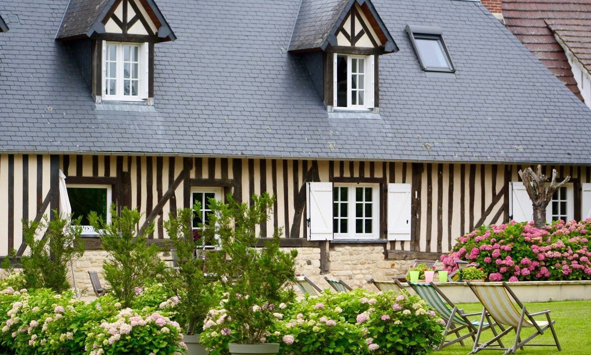 Bonneville-sur-Touques Bed & Breakfast | La Longère