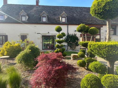 Saint-Loup-Geanges Bed & Breakfast | La Loubertine