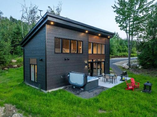 Saint Come House | La Luxueuse Spa et Montagne de Ski Chalet NEUF