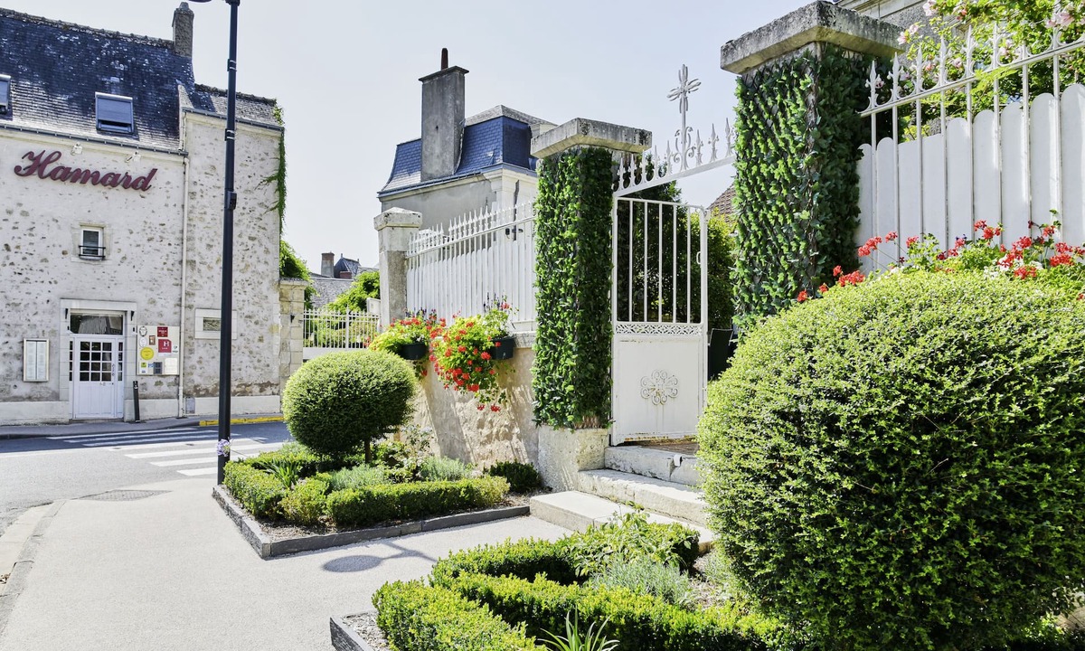 Semblancay Hotel | La Mère Hamard