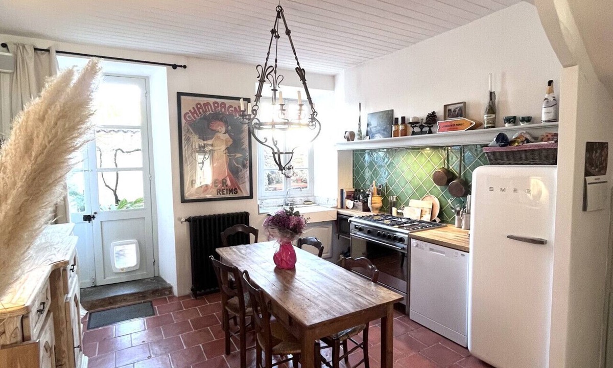 Sainte-Colombe-sur-lHers House | La Maison de Mama C: Charming french village home