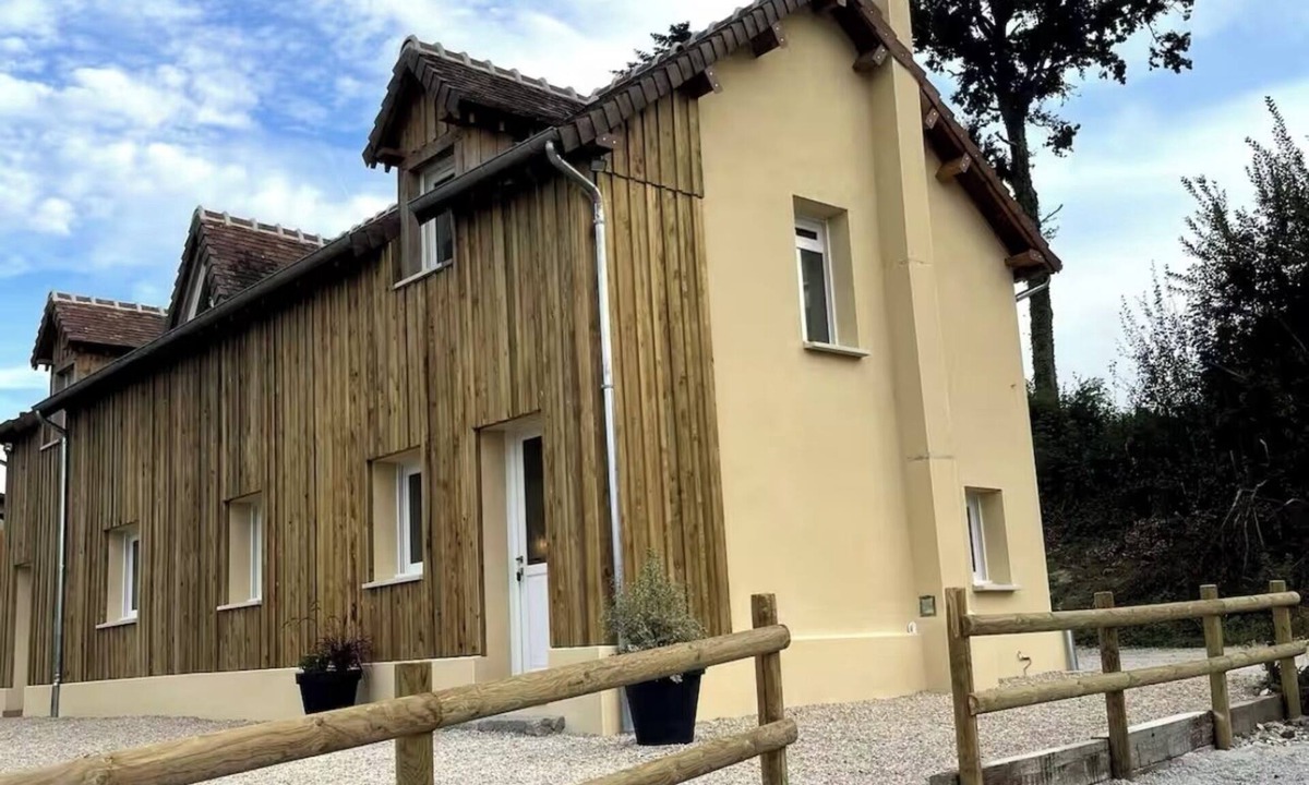 Saint-Martin-des-Pezerits House | La Maison du Perche with Jacuzzi 🌳