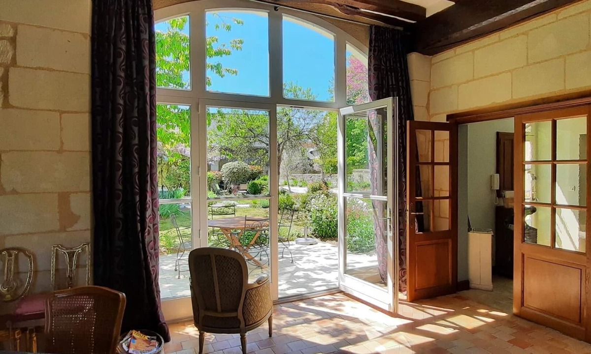 Savigny-en-Veron House | La Magnanerie