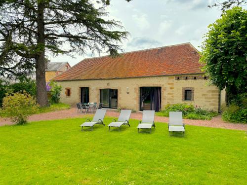 Sainte-Scolasse-sur-Sarthe House | La Maison D'Emile