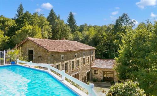 Busserolles House | La Maillerie