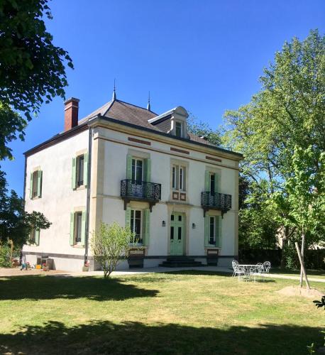 Monteignet-sur-l'Andelot House | La Maison de l'Andelot
