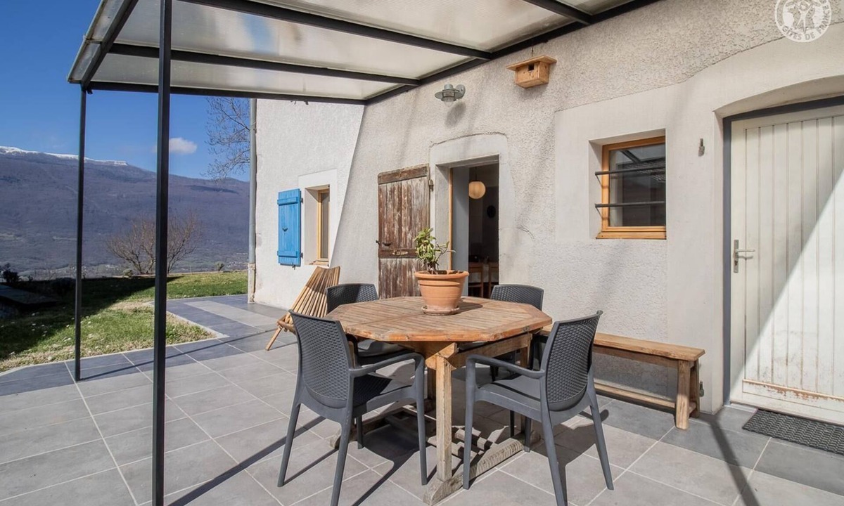 Serrieres-en-Chautagne House | LA Maison Bleue - Serrieres EN Chautagne