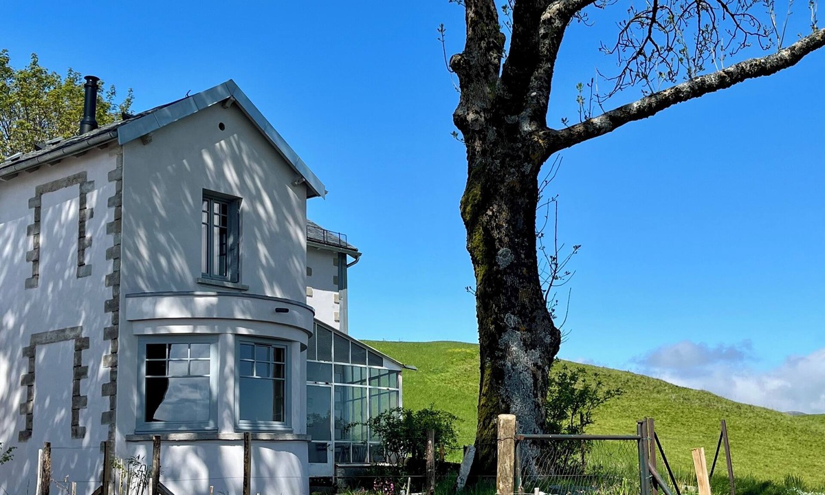 Jassat House | La Maison 50 - Cézallier viewpoint