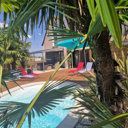 Sorigny House | La maison aux palmiers, piscine, spa
