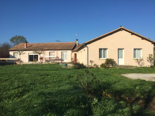 Vaux House | La Maison aux Roses