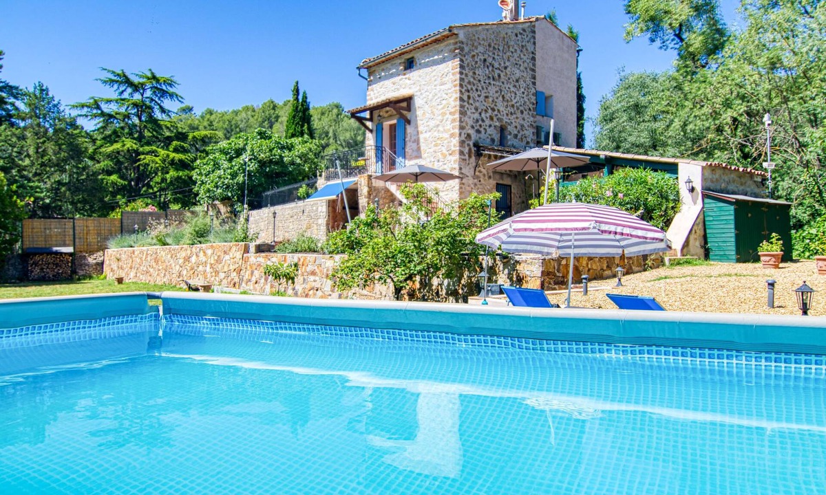 Entrecasteaux House | La maison aux volets bleus by Interhome