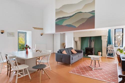 Vaudelnay House | La Maison Bellec0ur
