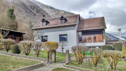 Antignac House | La maison Bellevue