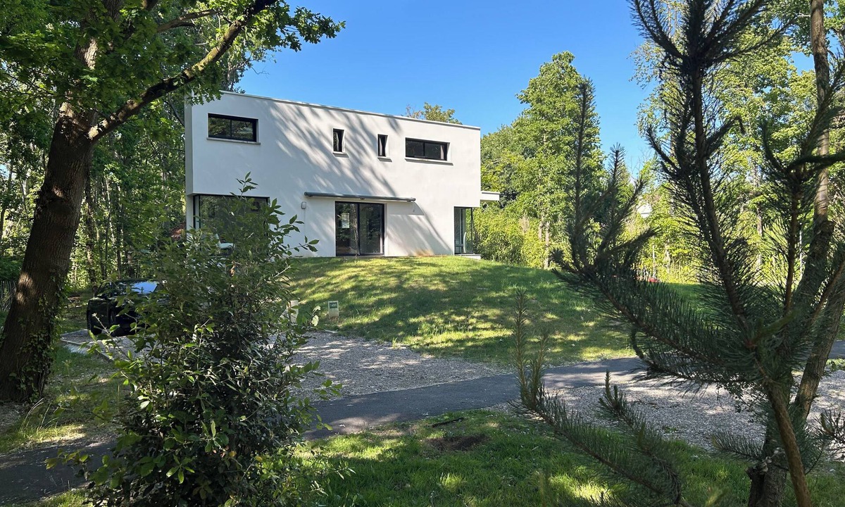 Le Touquet-Paris-Plage Villa | LA MAISON BLANCHE FOR 6 PEOPLE (AIR-CONDITIONED)