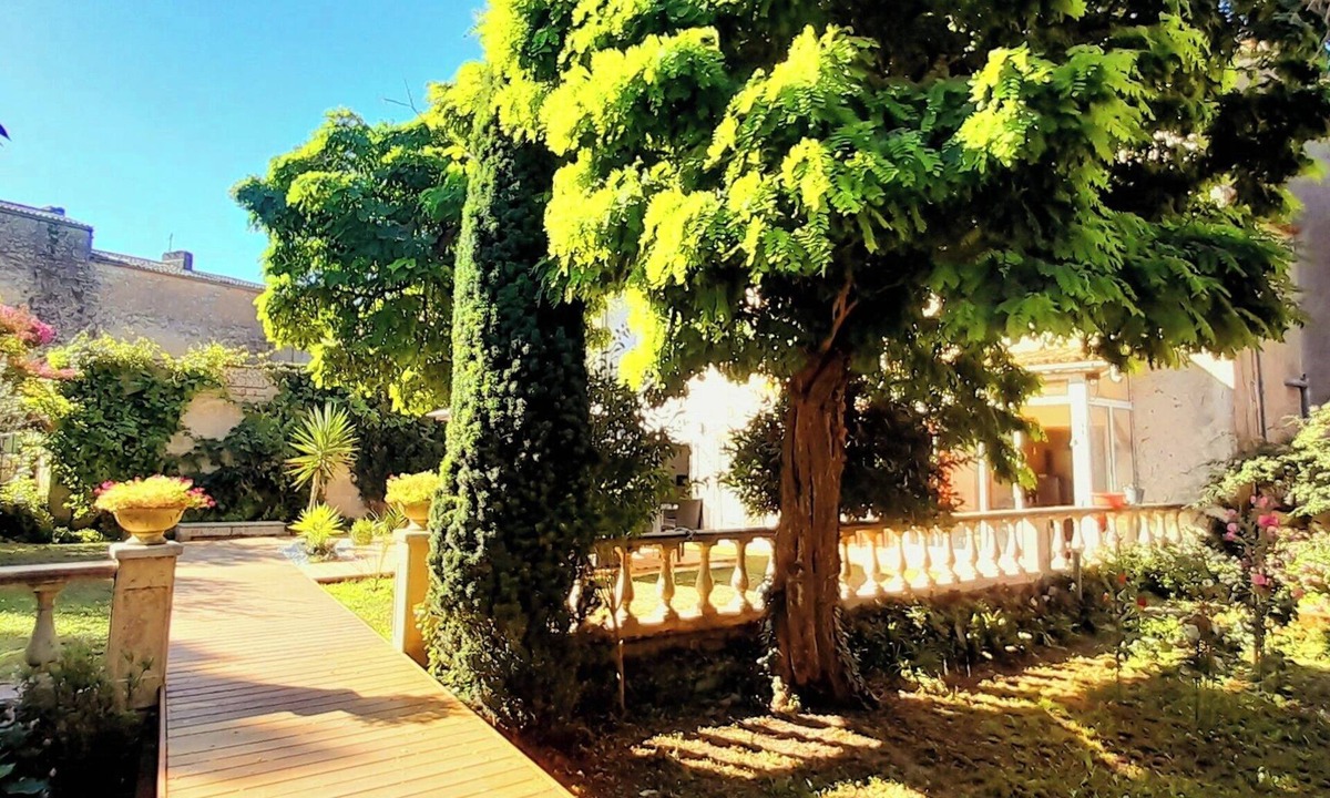 Blaye Bed & Breakfast | La Maison Blanche