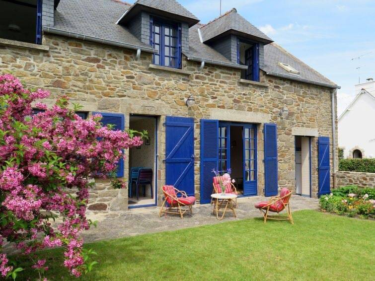 Cancale House | La Maison bleue