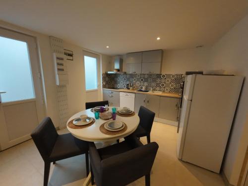 La Haye-du-Puits House | la maison bleue