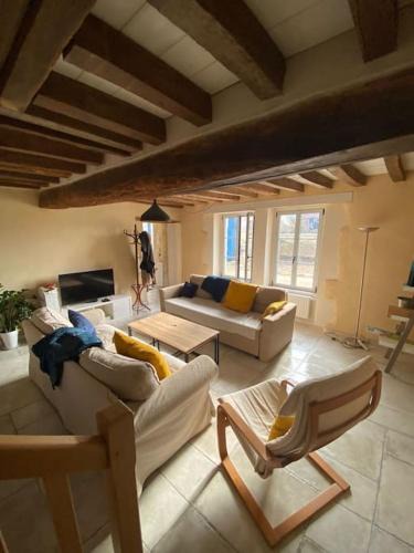 Vincelles House | La Maison Bleue, maison mitoyenne de campagne