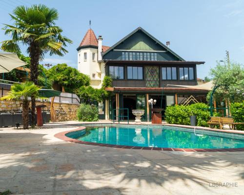 Belley Bed & Breakfast | La Maison cachée du PAVILLON BELLEVUE