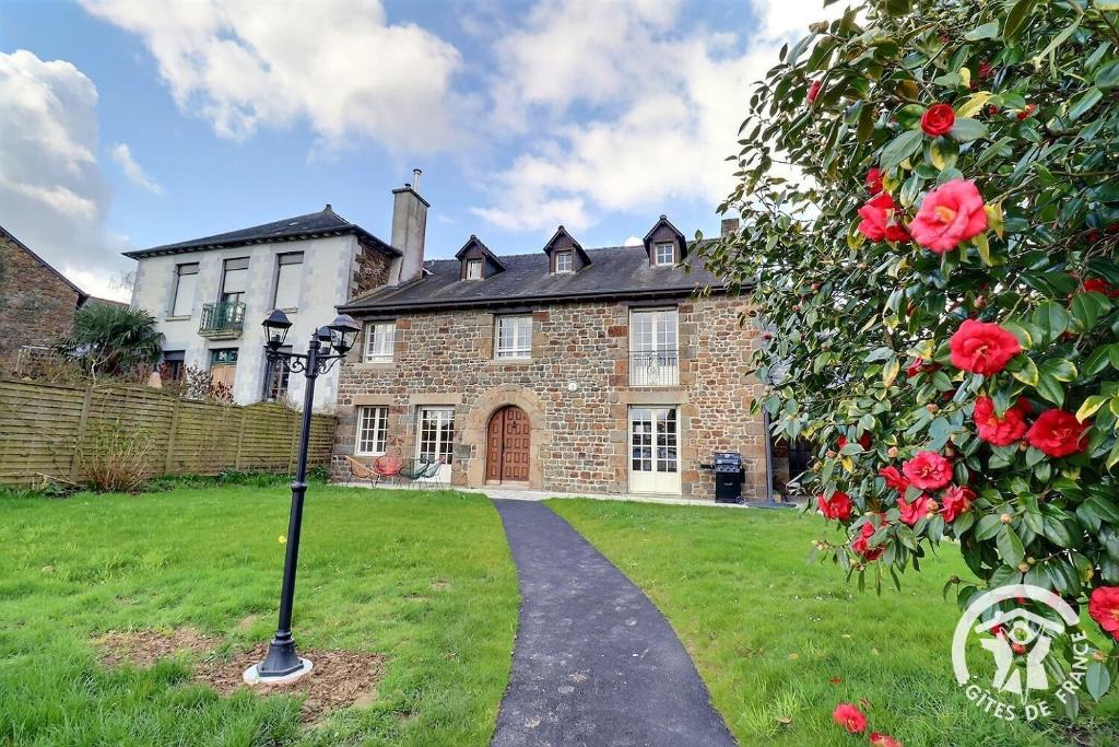 Saint-Symphorien House | La maison camelia