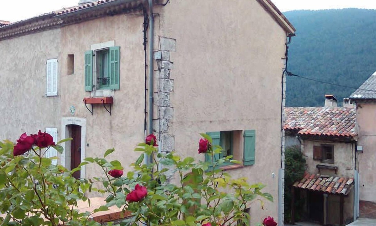 Caille House | La Maison Commune - CAILLE