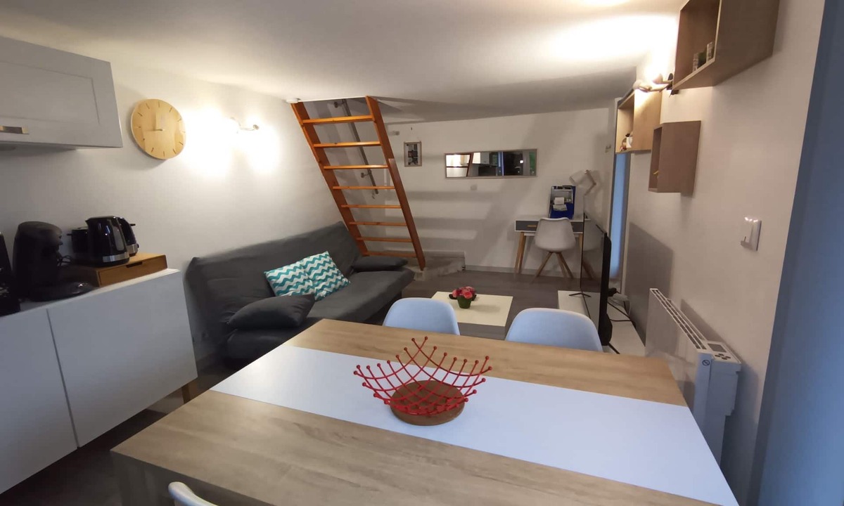 Le Vieil-Evreux House | La Maison Cupidon, ideal for 1 or 2 people - fully equipped studio apartment