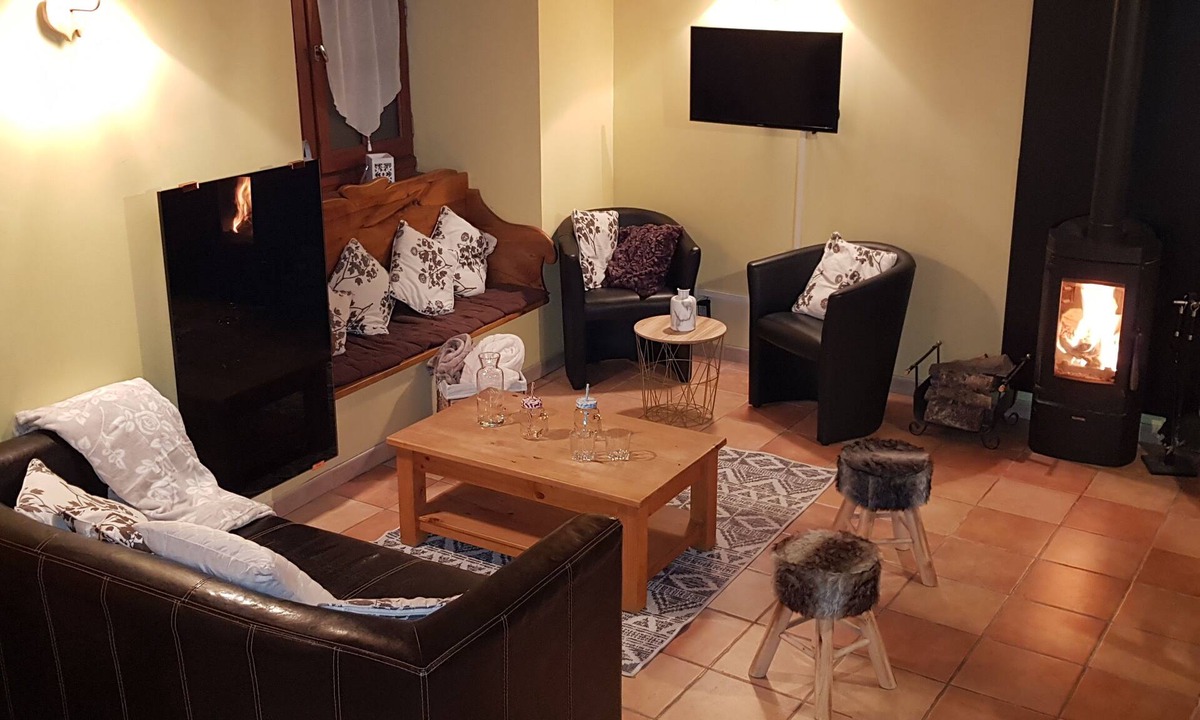 Vielle-Aure Bed & Breakfast | La Maison d'Aimée, between village and resort. Comfort and authenticity.