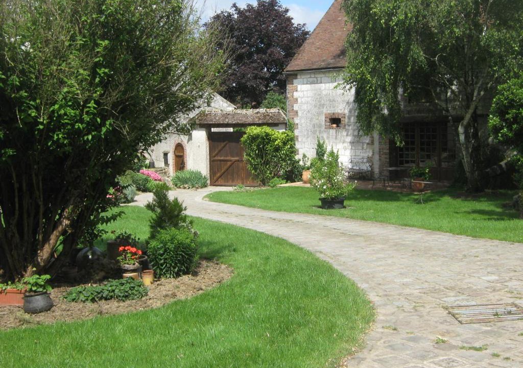 Plessis-Saint-Jean Bed & Breakfast | la maison d'hôtes de plessis