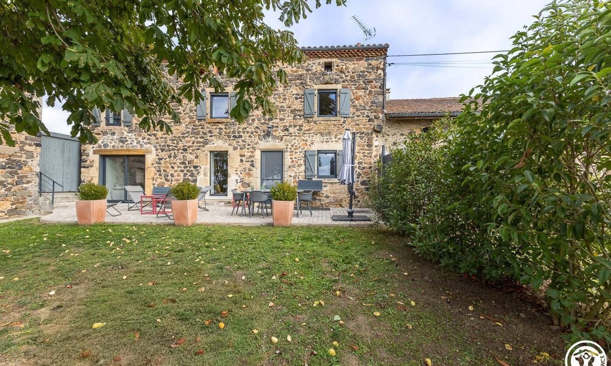 Usson House | La Maison de Chapelle