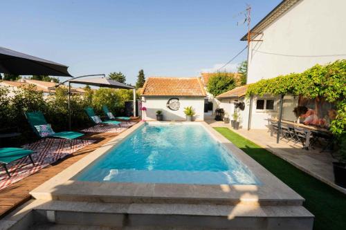 Plan-d'Orgon Bed & Breakfast | La Maison de Claire à Plan d'Orgon