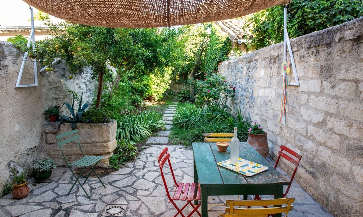 Aigues-Mortes Medieval City House | La Maison de Famille