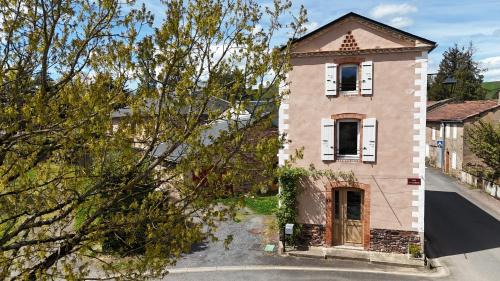 Rayssac House | La Maison De Germaine