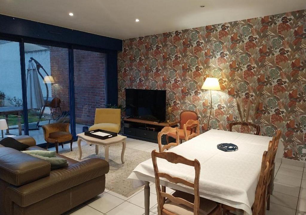 Peronne House | La Maison de Léonie