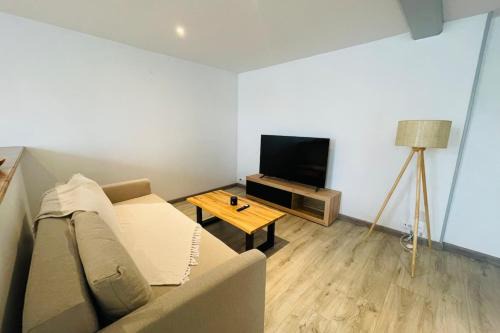 Brizambourg House | La Maison de la Brousse