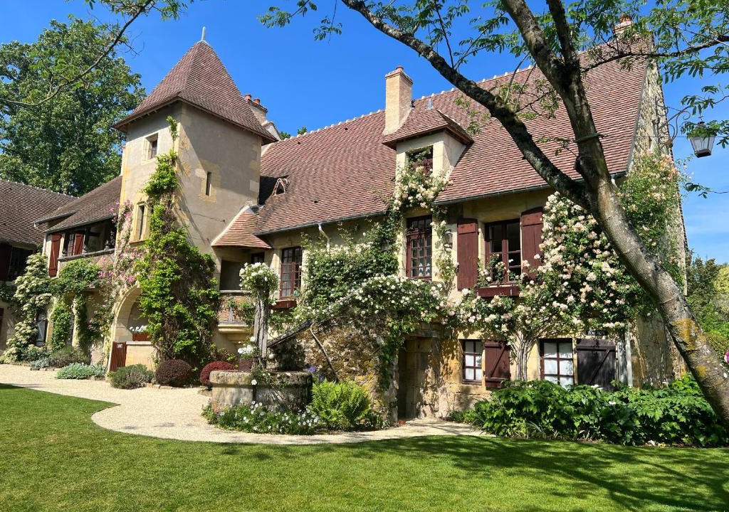 Apremont-sur-Allier House | La maison de la tour