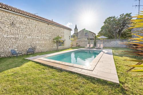 Faye-la-Vineuse Bed & Breakfast | La Maison de Siam