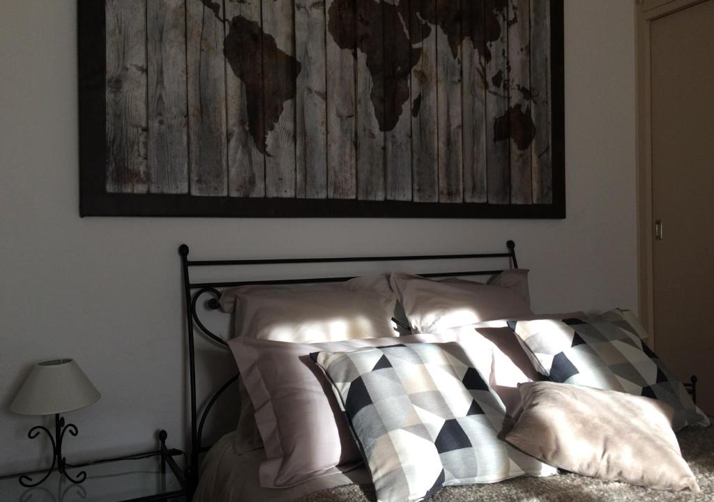 Jarjayes House | La Maison de Valentine