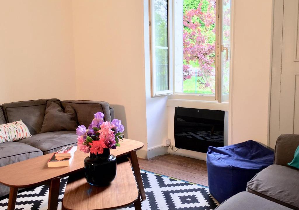 Nuits House | La maison des amis