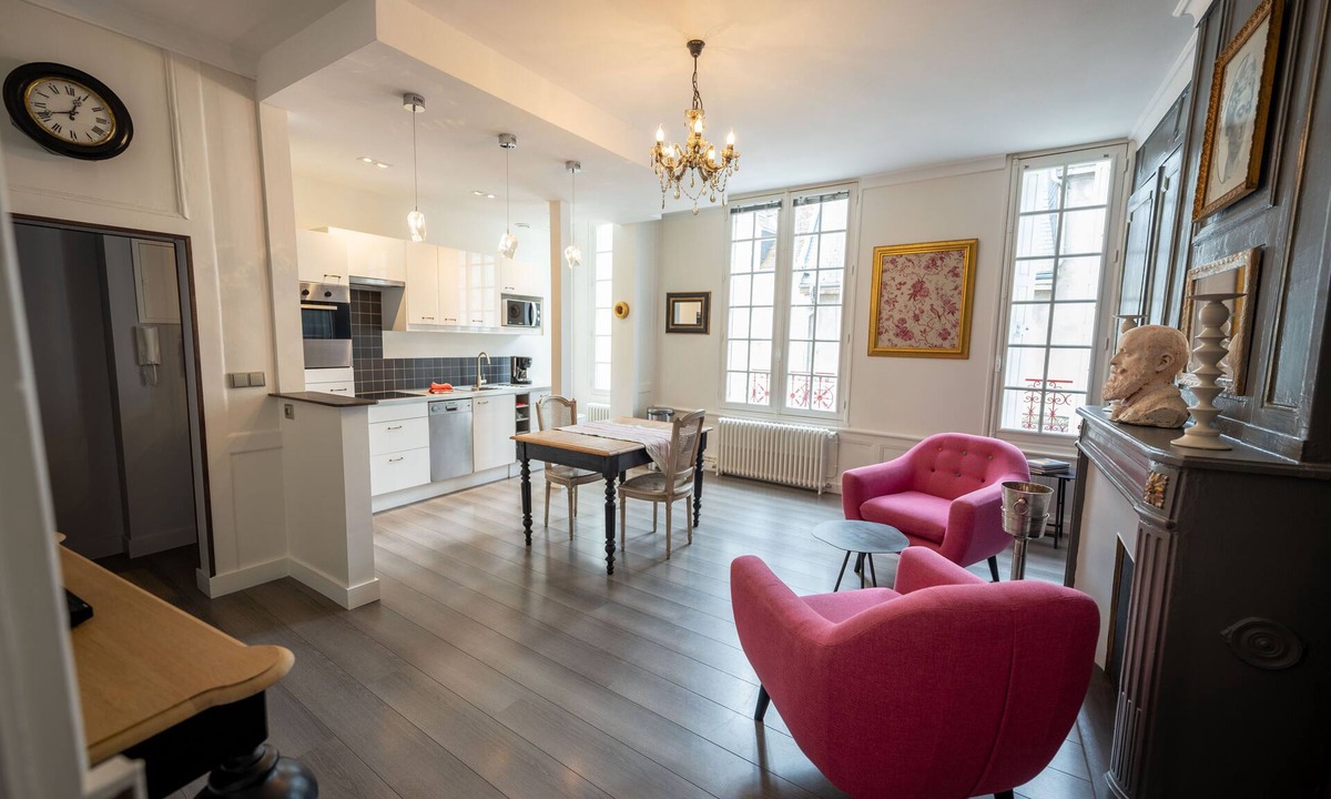 Amboise Apartment | La Maison des Cochers- 1rst floor apartment- 1 stair -