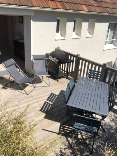 Lion-sur-Mer House | La Maison des phares